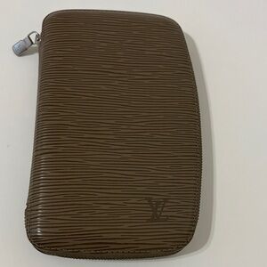 Louis Vuitton Lilac Epi Leather Geode Organizer Zippy Wallet